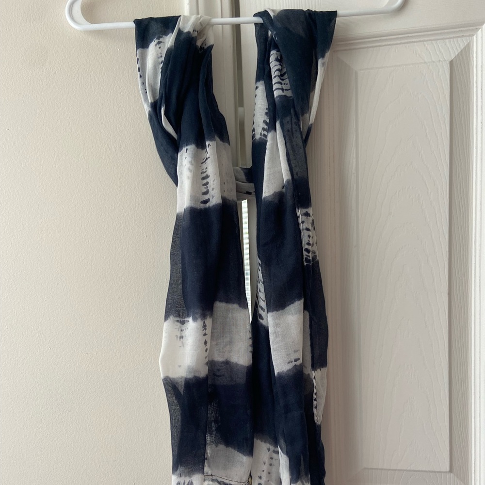 New D&Y scarf shawl wrap with fringe